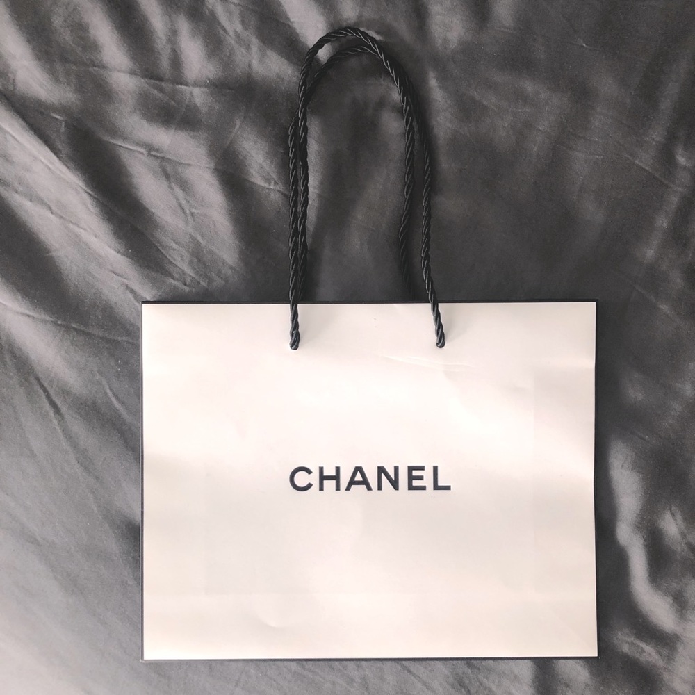 Chanel giftbag